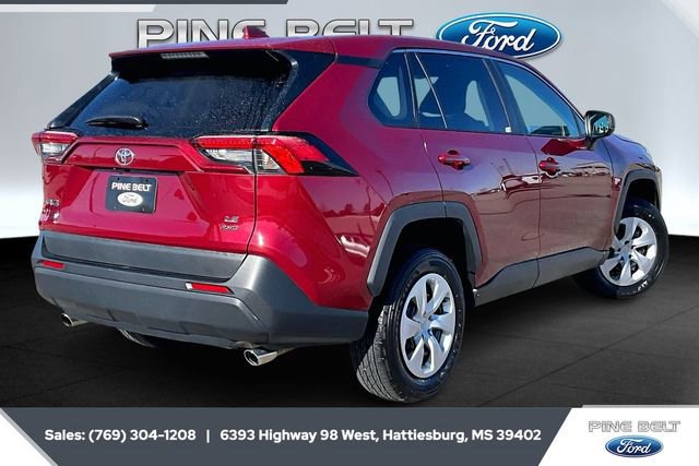 Used 2024 Toyota RAV4 LE image 4