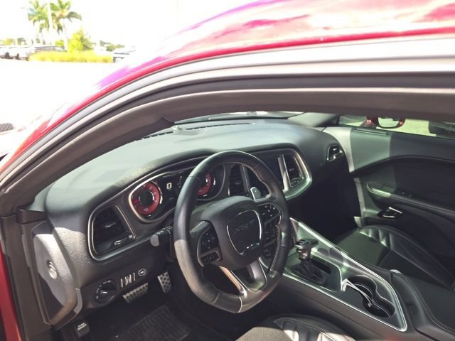Used 2017 Dodge Challenger SRT Hellcat RWD image 11