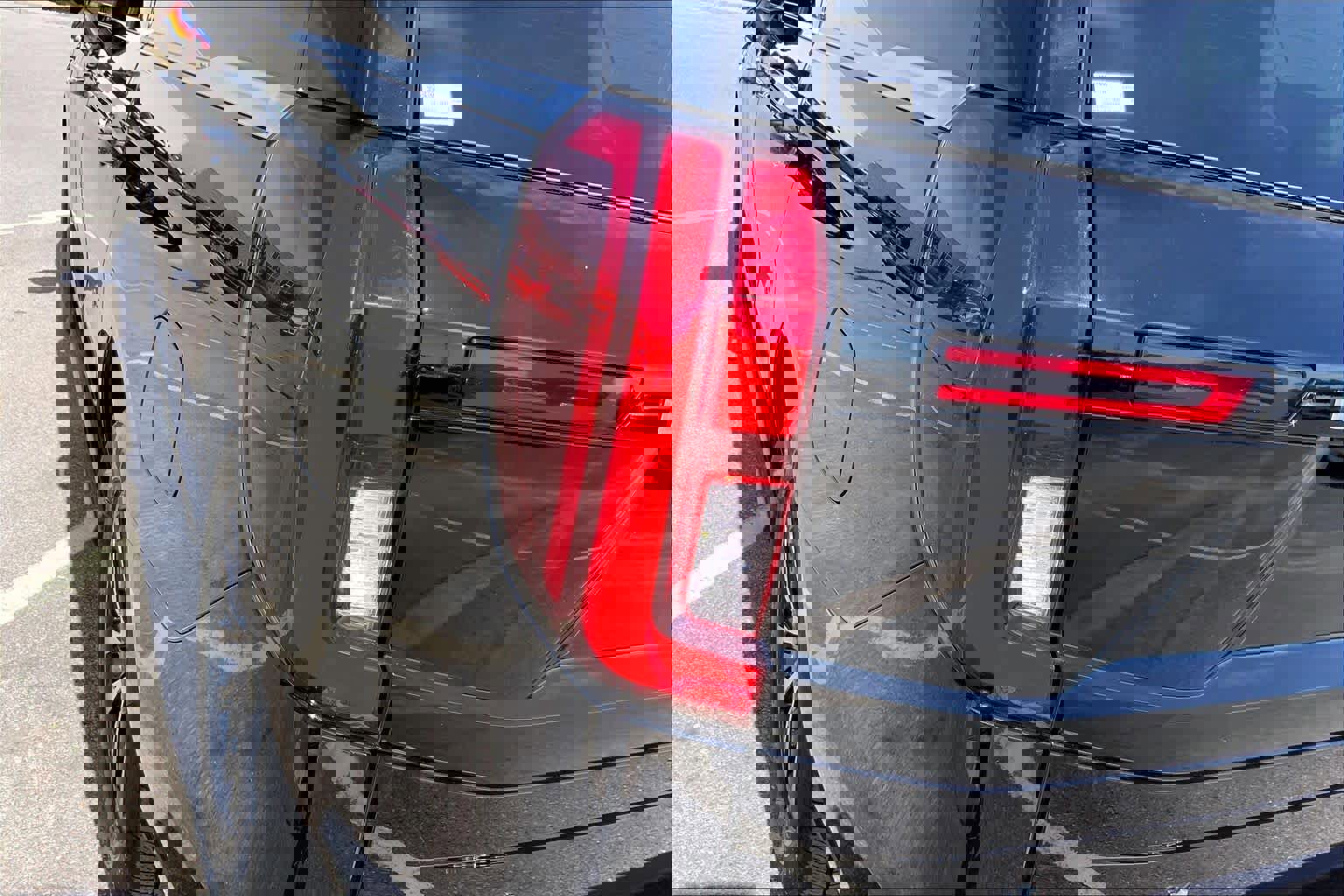 Certified 2025 Ford Expedition Platinum image 29