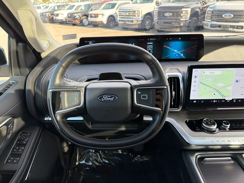 Certified 2025 Ford Expedition Platinum w/ Driver's Package AWD/4WD image 26