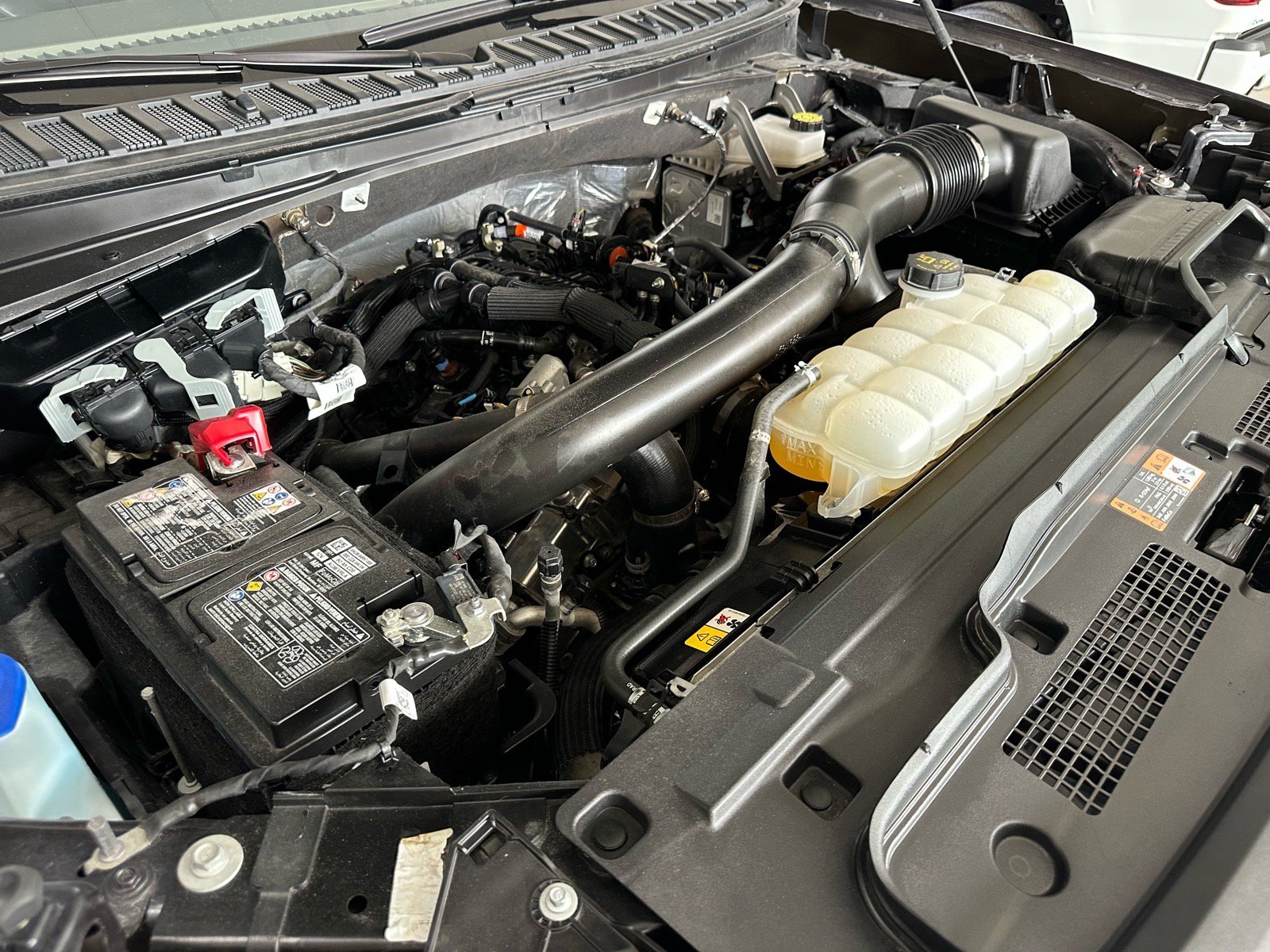 Certified 2025 Ford Expedition Active AWD/4WD image 14
