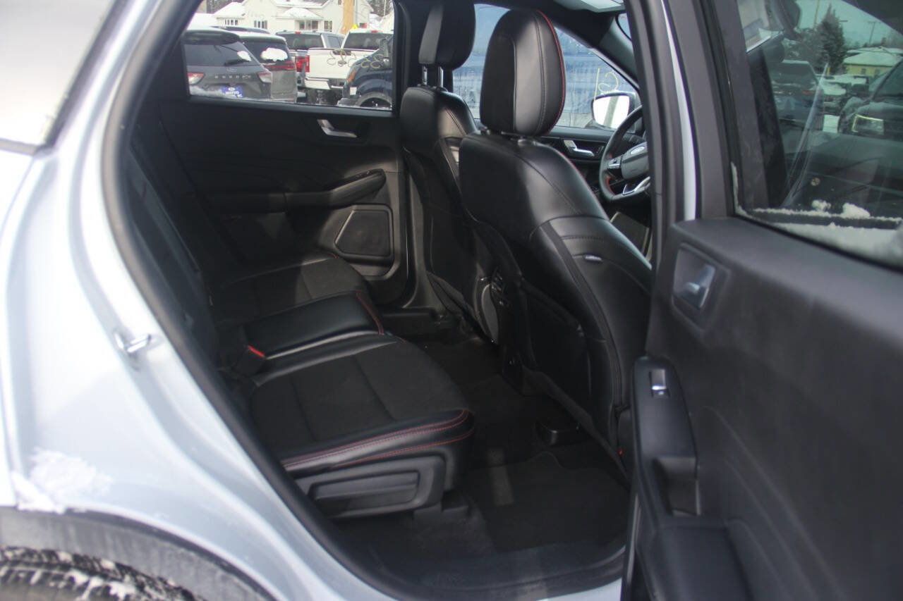Certified 2025 Ford Escape ST-Line Select image 13