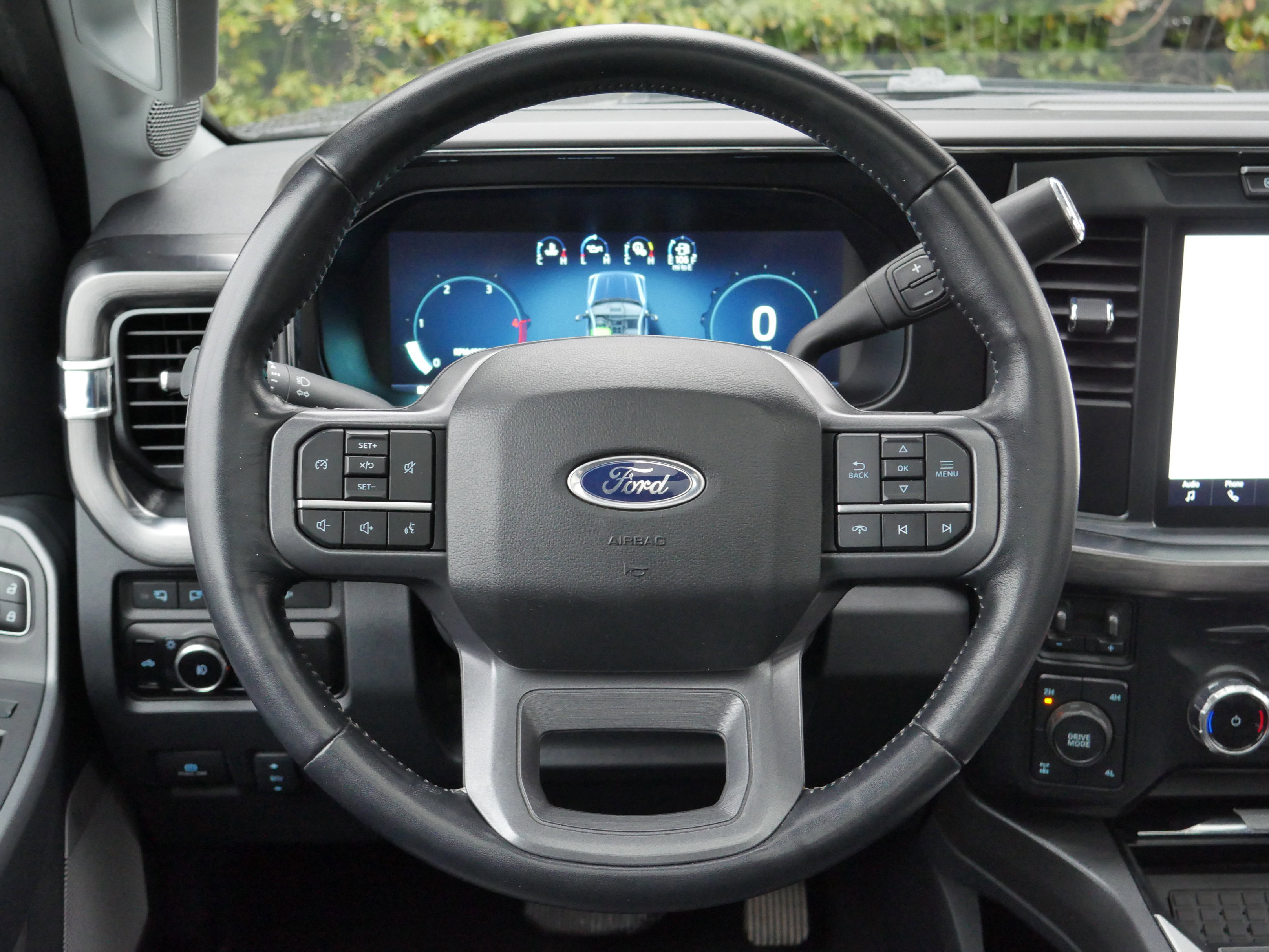 Certified 2023 Ford F350 Lariat w/ Black Appearance Package image 13