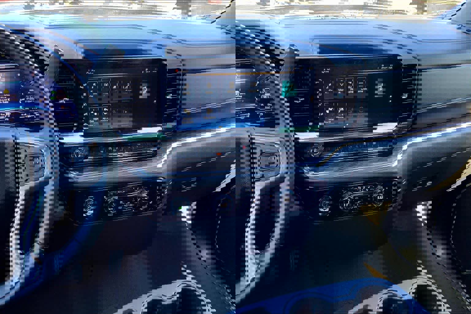 Used 2024 Chevrolet Silverado 1500 LT w/ Protection Package image 8