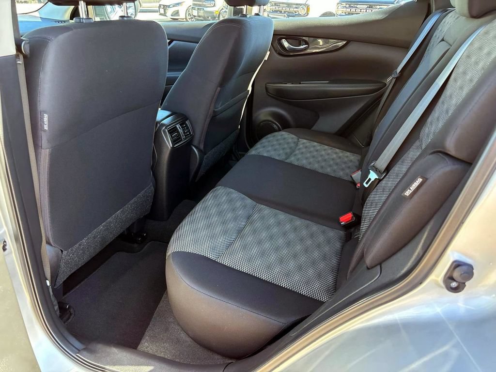 Used 2021 Nissan Rogue Sport SV AWD/4WD image 10