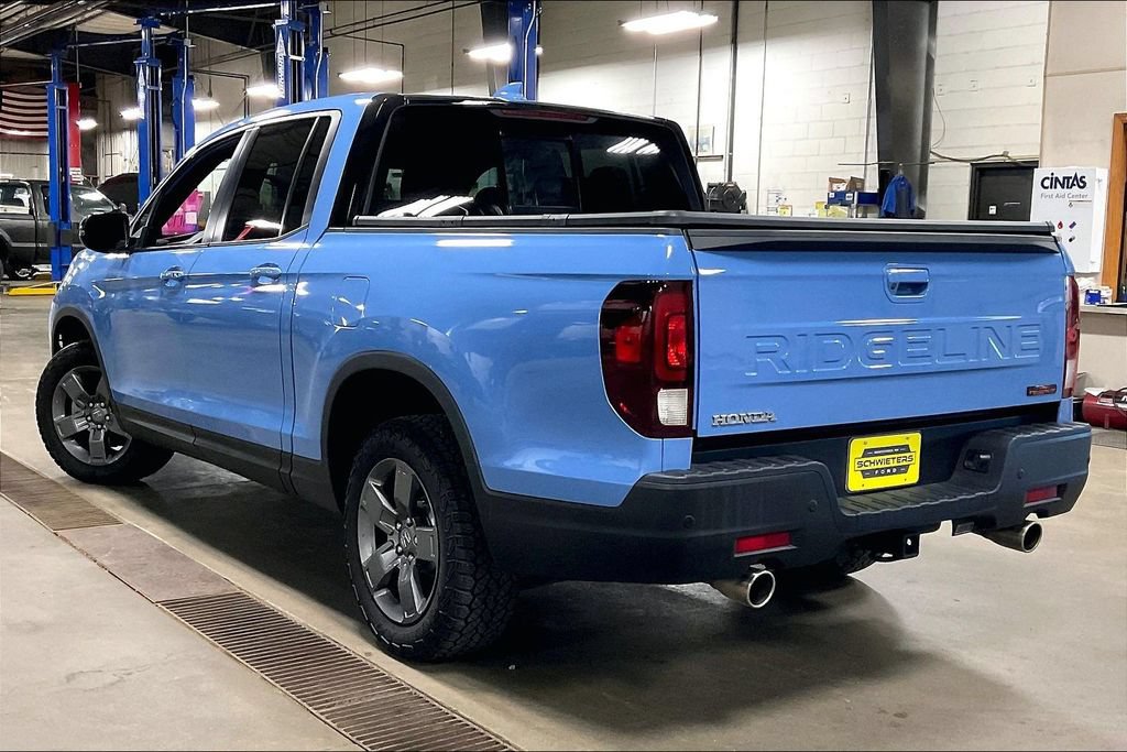 Used 2025 Honda Ridgeline TrailSport image 3