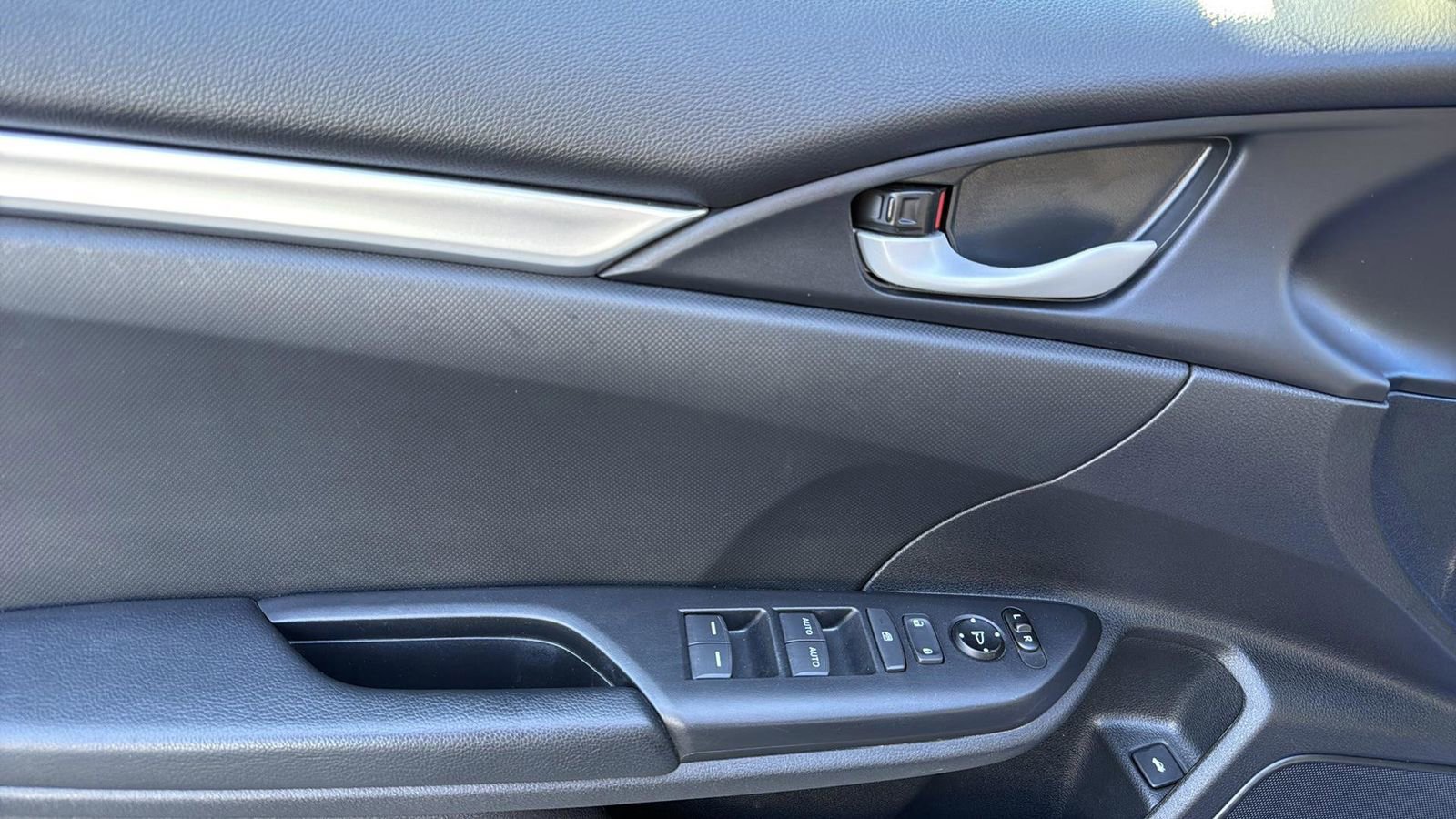 Used 2020 Honda Civic Sport image 11