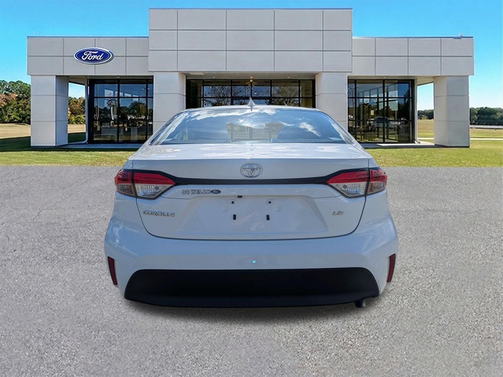 Used 2025 Toyota Corolla LE FWD image 5