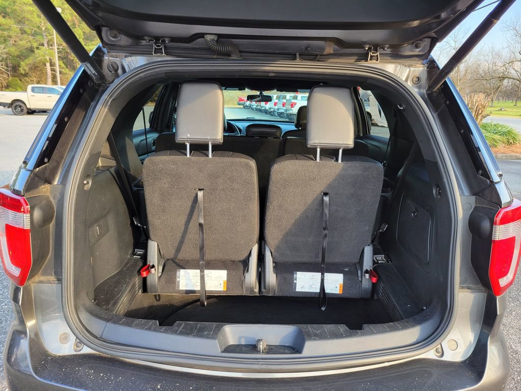 Certified 2017 Ford Explorer XLT w/ Equipment Group 202A image 12