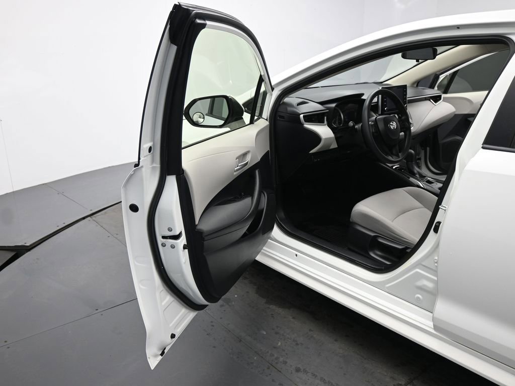 Used 2020 Toyota Corolla LE image 36