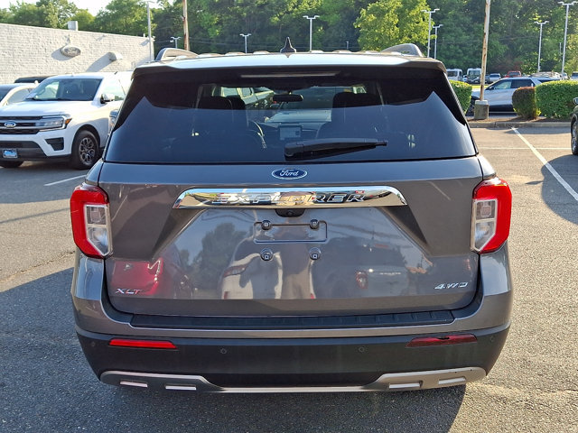 Certified 2023 Ford Explorer XLT w/ Equipment Group 202A AWD/4WD image 9