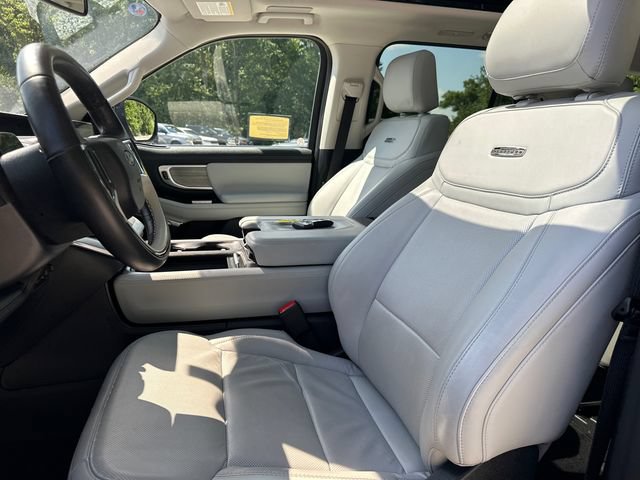 Certified 2025 Ford Expedition Platinum w/ Driver's Package AWD/4WD image 41