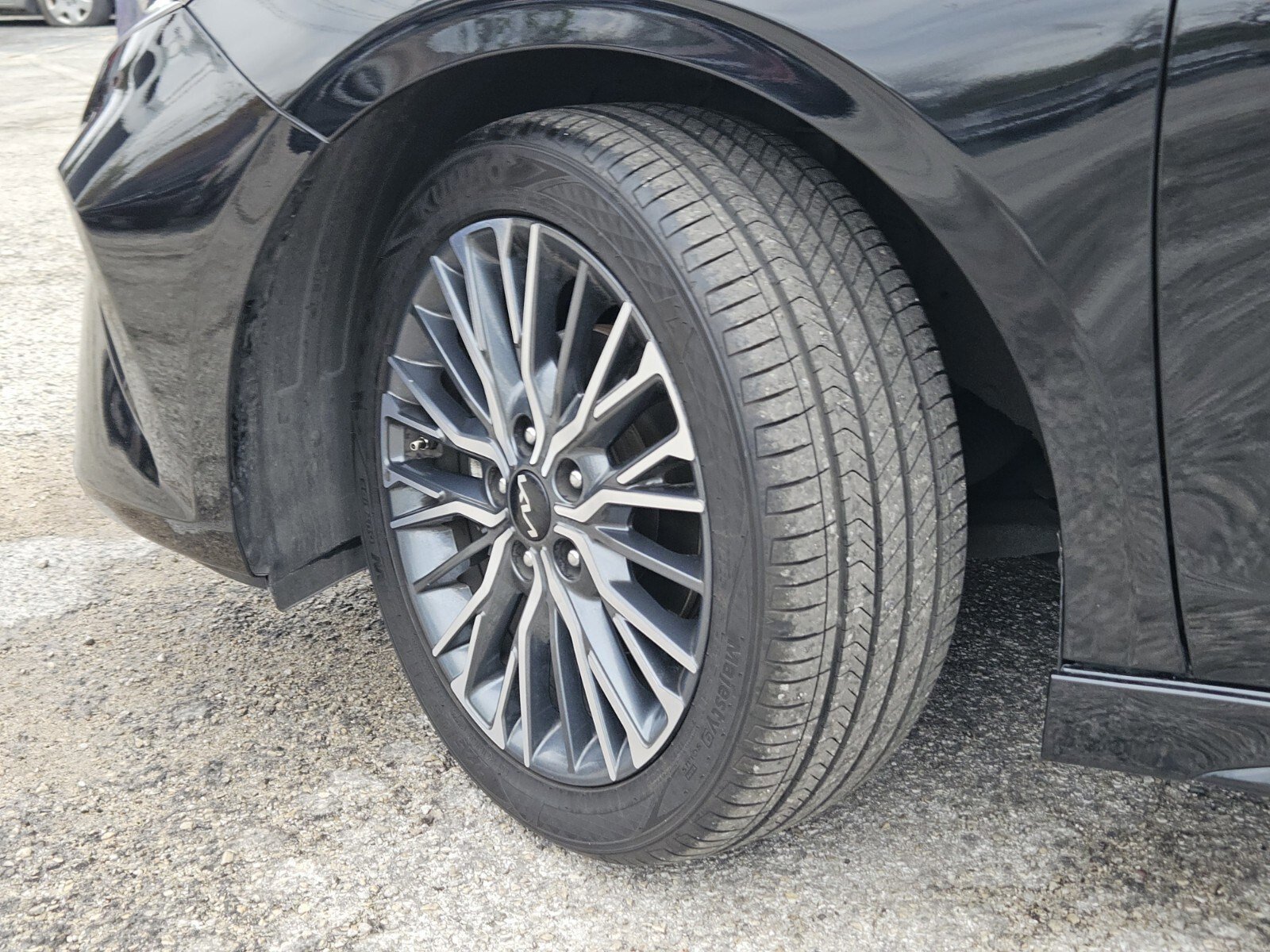 Used 2024 Kia Forte GT-Line image 33