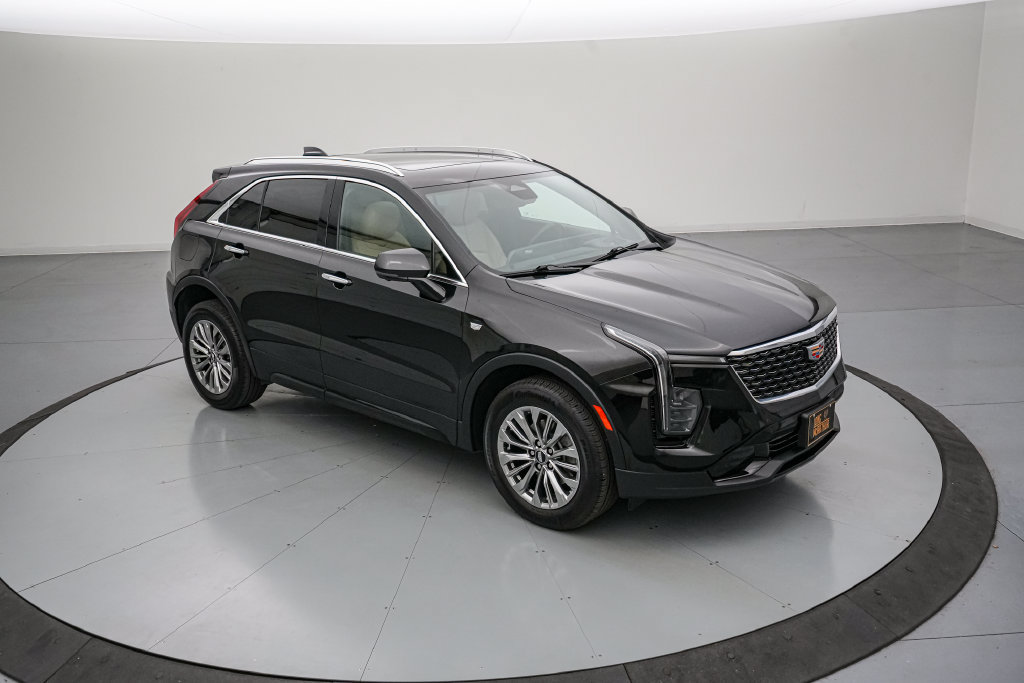 Used 2024 Cadillac XT4 Premium Luxury w/ Active Safety Package AWD/4WD image 2