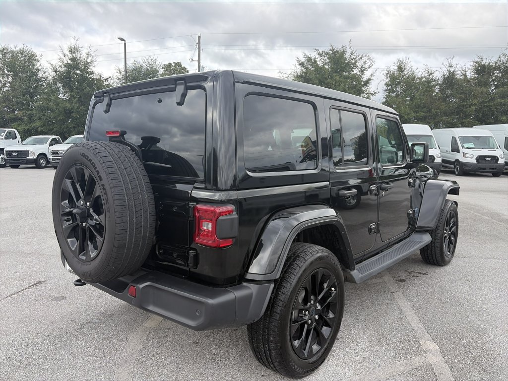 Used 2025 Jeep Wrangler Unlimited Sahara w/ Safety Group AWD/4WD image 7
