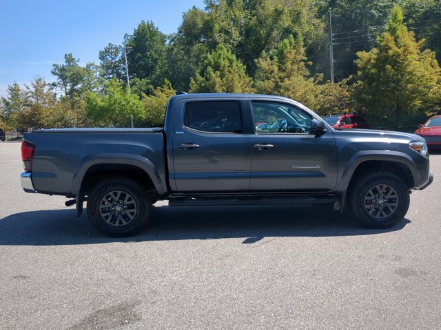 Used 2022 Toyota Tacoma SR5 AWD/4WD image 3