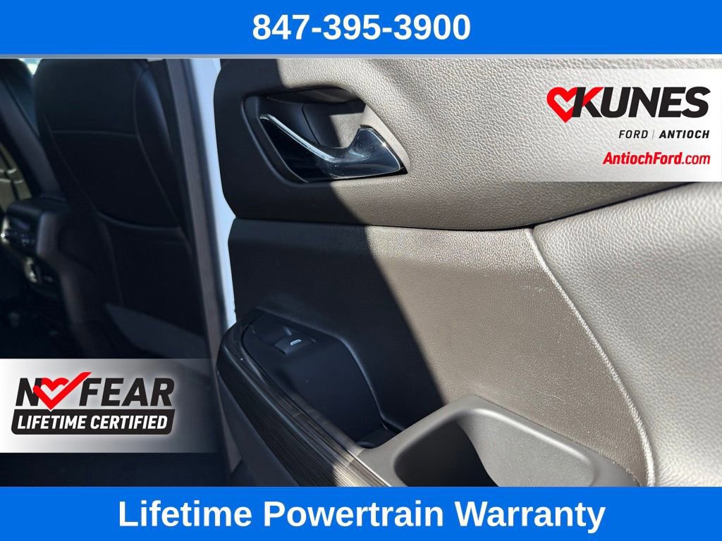 Used 2023 GMC Acadia SLT image 19