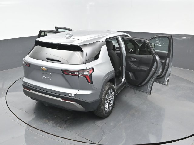 Used 2025 Chevrolet Equinox LT AWD/4WD image 26