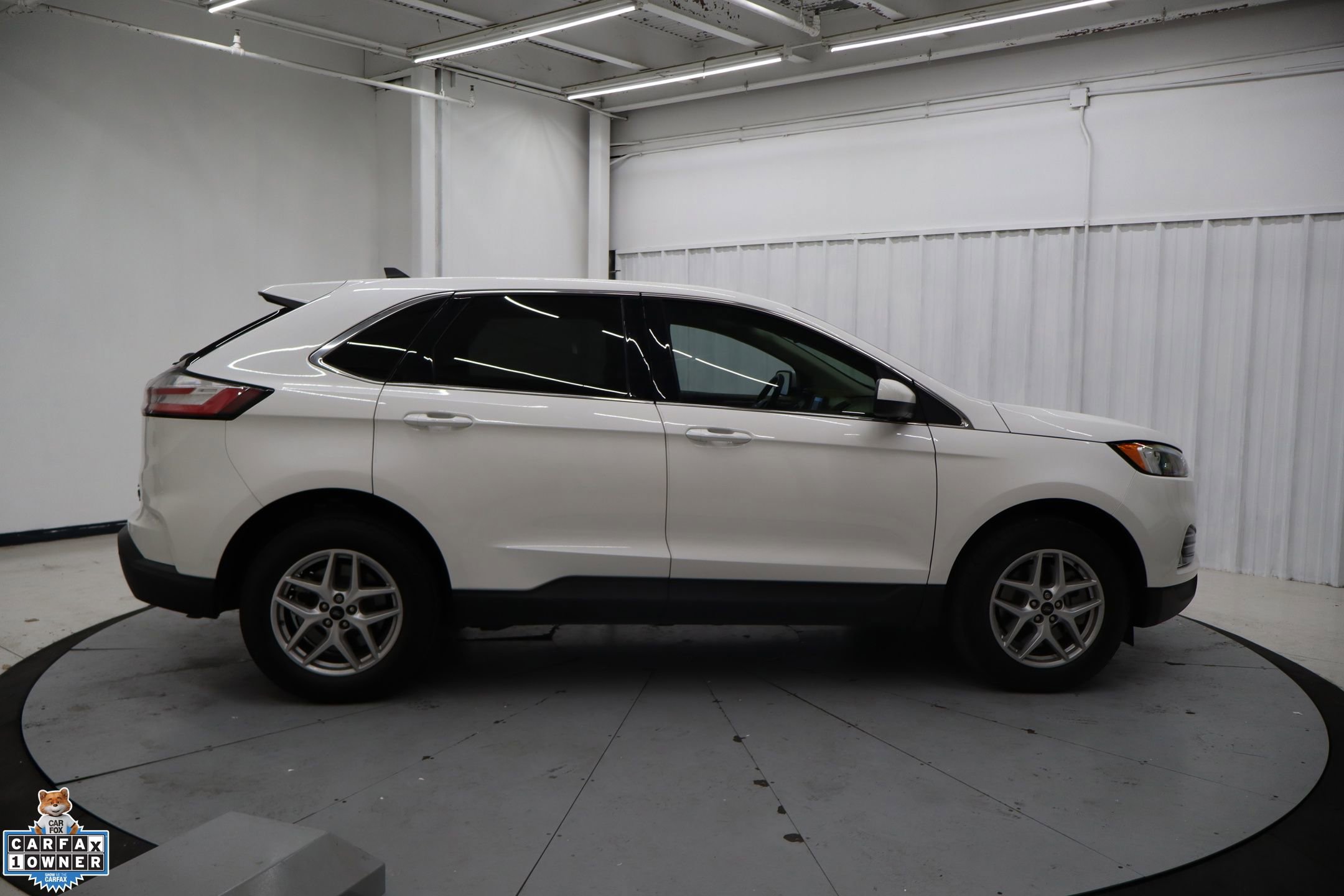 Certified 2024 Ford Edge SEL w/ Convenience Package image 2