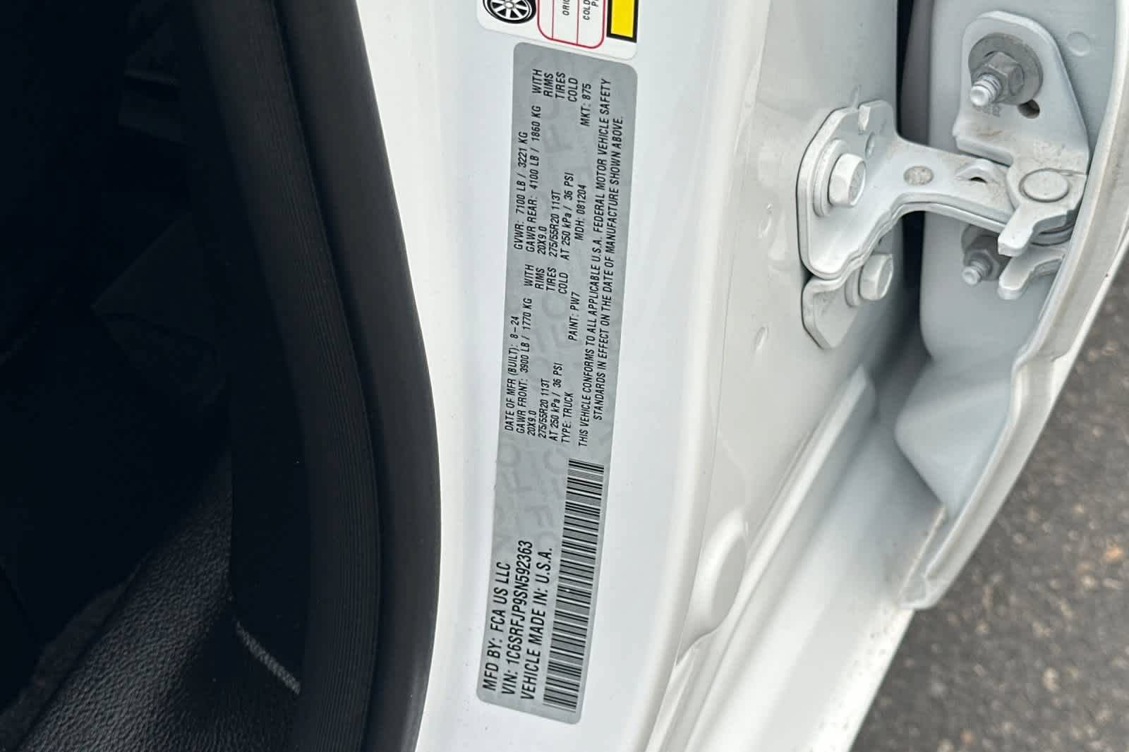 Used 2025 RAM 1500 Laramie AWD/4WD image 30