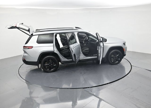 Used 2023 Jeep Grand Cherokee L Altitude AWD/4WD image 48
