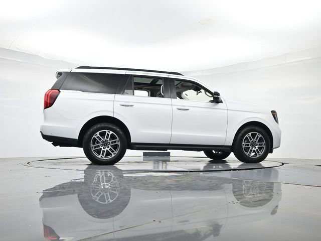 Certified 2025 Ford Expedition Active AWD/4WD image 37