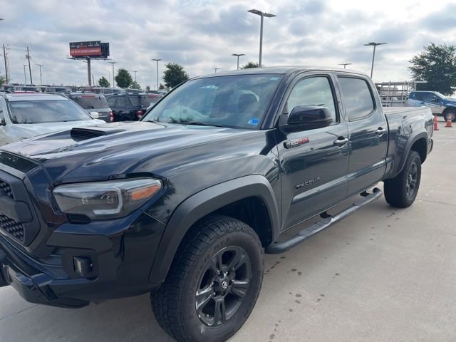 Used 2017 Toyota Tacoma TRD Sport w/ Tow Package AWD/4WD image 2
