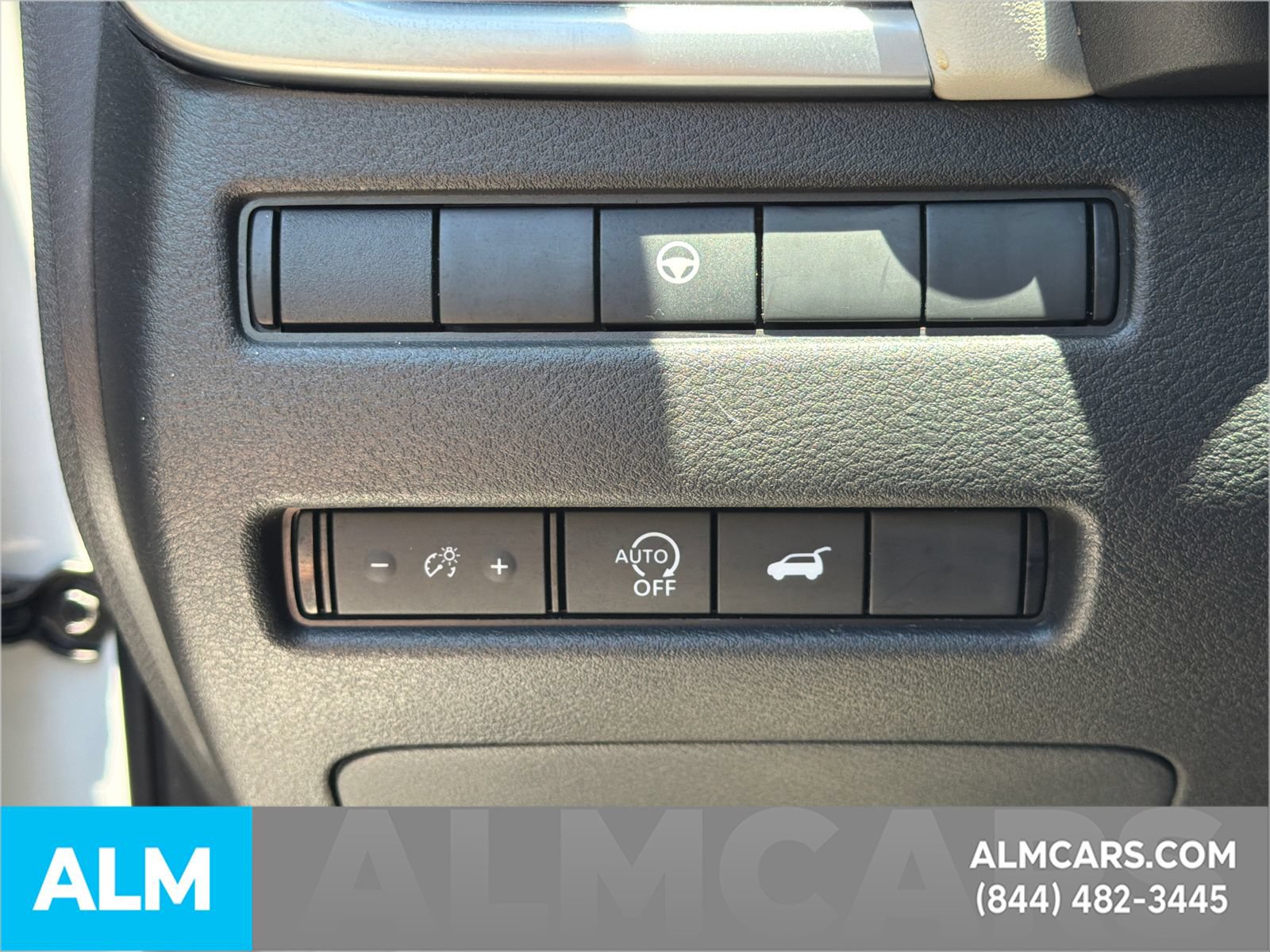 Used 2025 Nissan Rogue SV FWD image 37