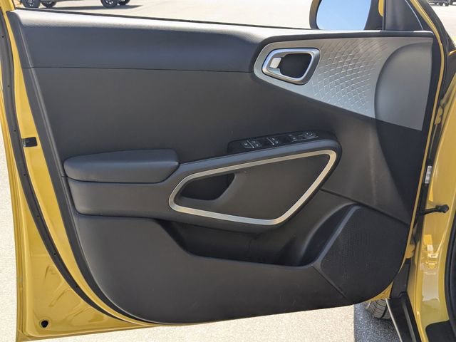 Used 2020 Kia Soul LX FWD image 9