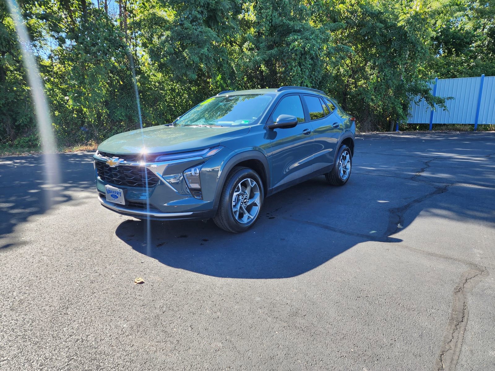 Used 2025 Chevrolet Trax LT image 1