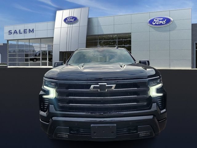 Used 2025 Chevrolet Silverado 1500 High Country w/ Midnight Edition AWD/4WD image 7