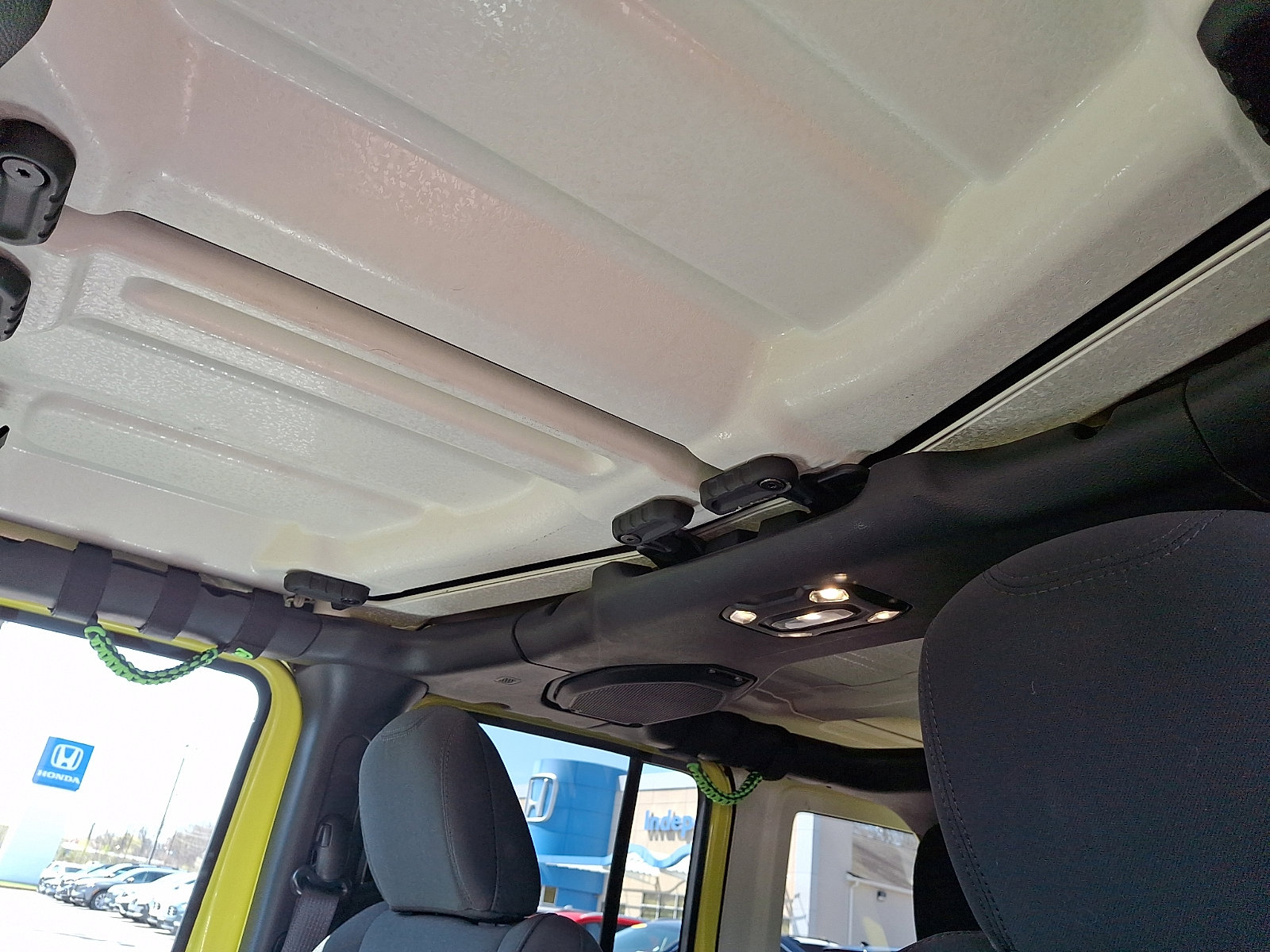 Used 2023 Jeep Wrangler Willys AWD/4WD image 21