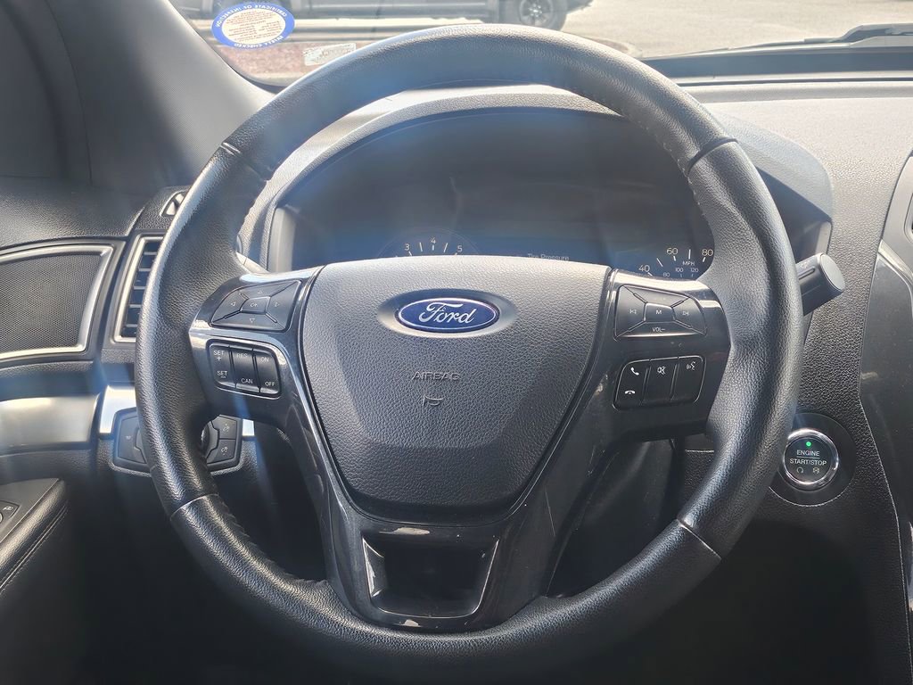 Certified 2019 Ford Explorer XLT FWD image 7