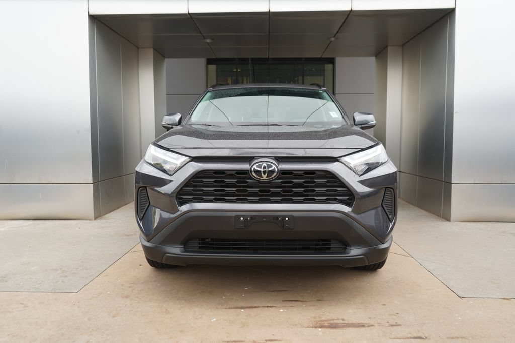 Used 2025 Toyota RAV4 XLE AWD/4WD image 3
