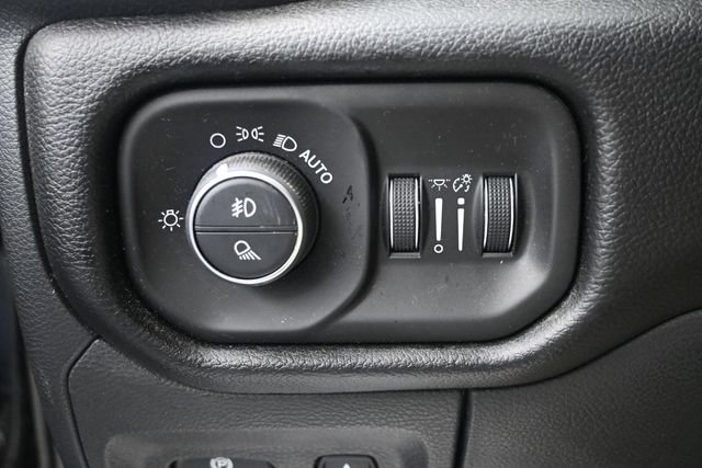 Used 2019 RAM 1500 Laramie AWD/4WD image 8