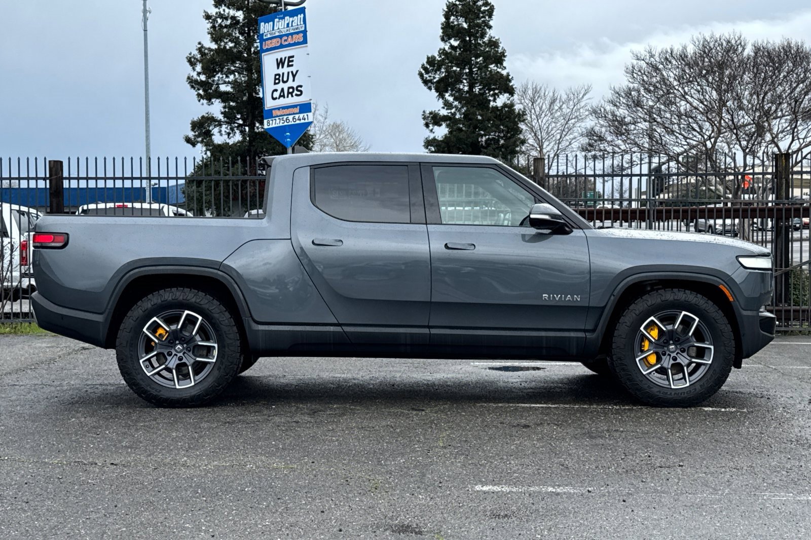 Used 2022 Rivian R1T Launch Edition image 3