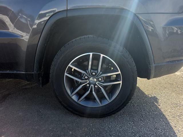 Used 2018 Jeep Grand Cherokee Limited image 13