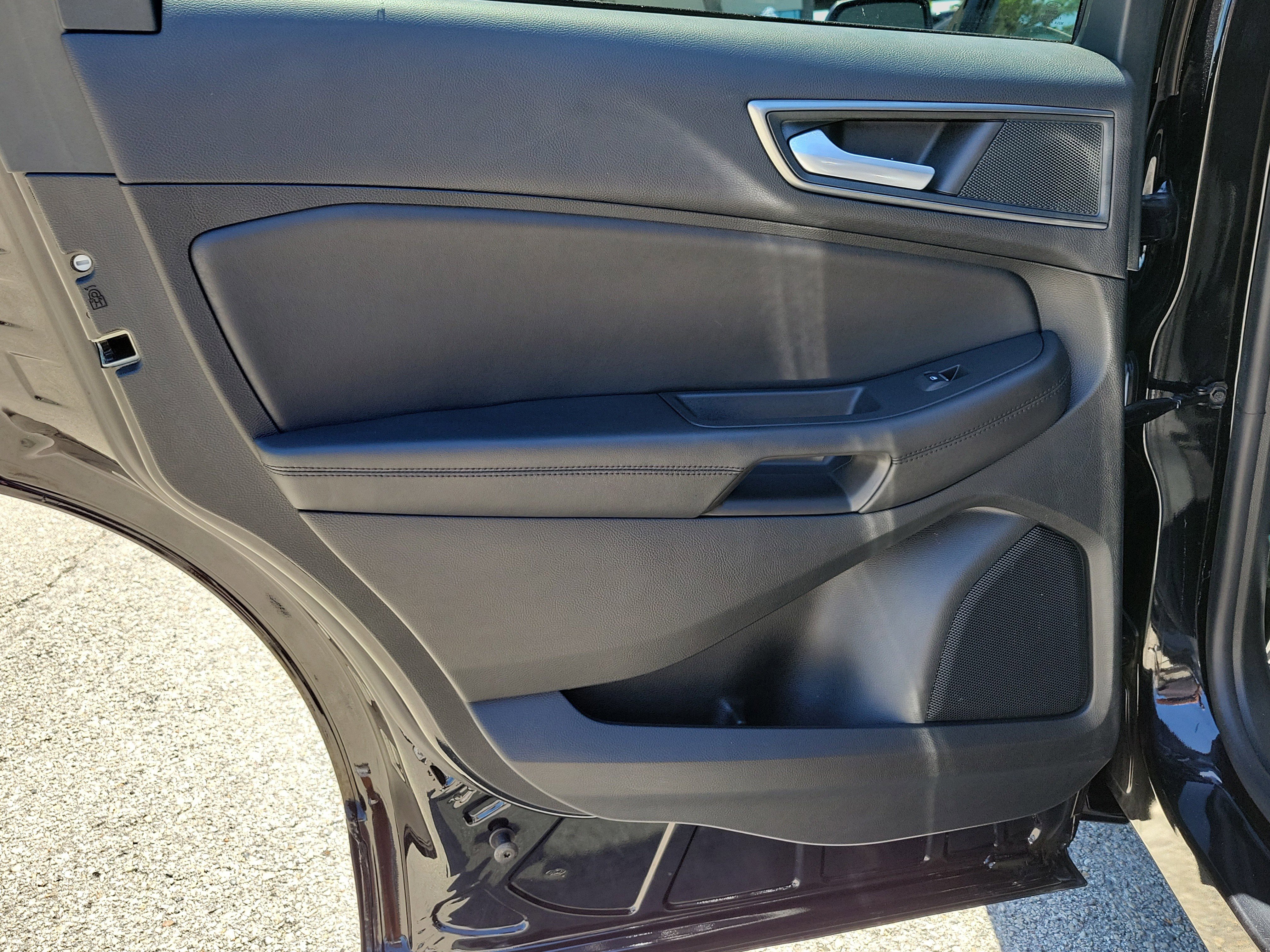 Certified 2024 Ford Edge SE image 12