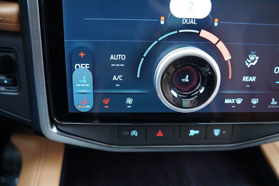 Certified 2024 Ford Expedition Platinum image 34