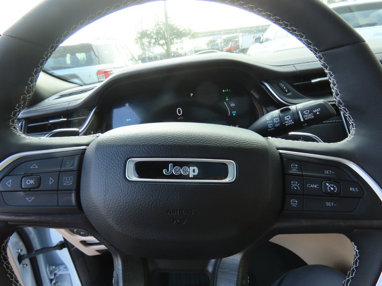 Used 2022 Jeep Grand Cherokee Limited 4xe w/ Luxury Tech Group II image 26