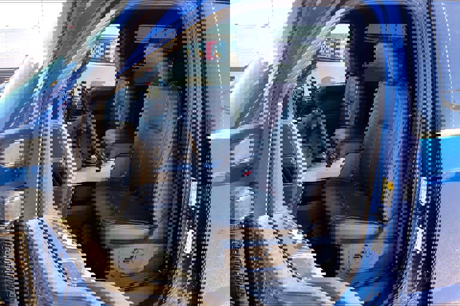 Certified 2022 Ford F350 Lariat w/ Tremor Off-Road Package image 7