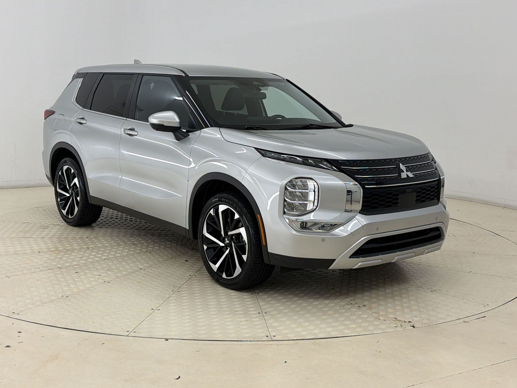Used 2024 Mitsubishi Outlander SE FWD image 7