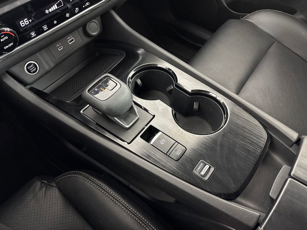 Used 2023 Nissan Rogue SV image 22