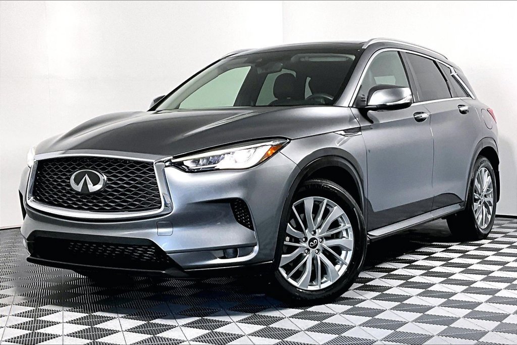 Used 2023 INFINITI QX50 Luxe w/ Cargo Package FWD image 2
