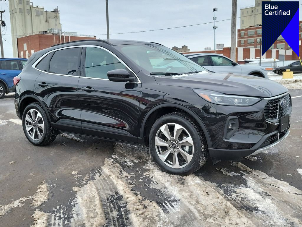 Certified 2025 Ford Escape Platinum image 1