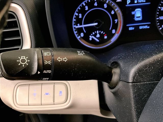 Used 2020 Hyundai Venue FWD image 30