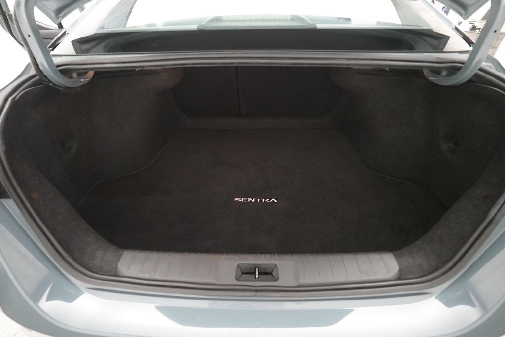 Used 2025 Nissan Sentra SV FWD image 10