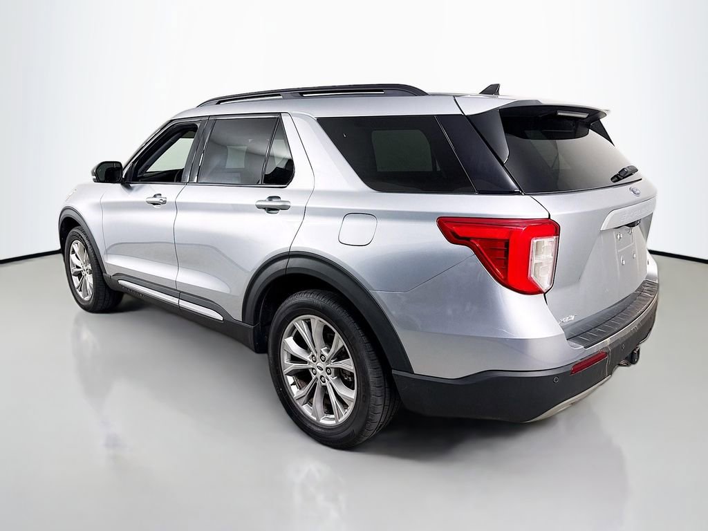 Certified 2024 Ford Explorer XLT w/ Equipment Group 202A AWD/4WD image 9
