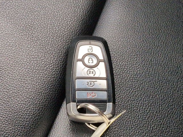 Certified 2020 Ford Explorer XLT w/ Equipment Group 202A AWD/4WD image 28