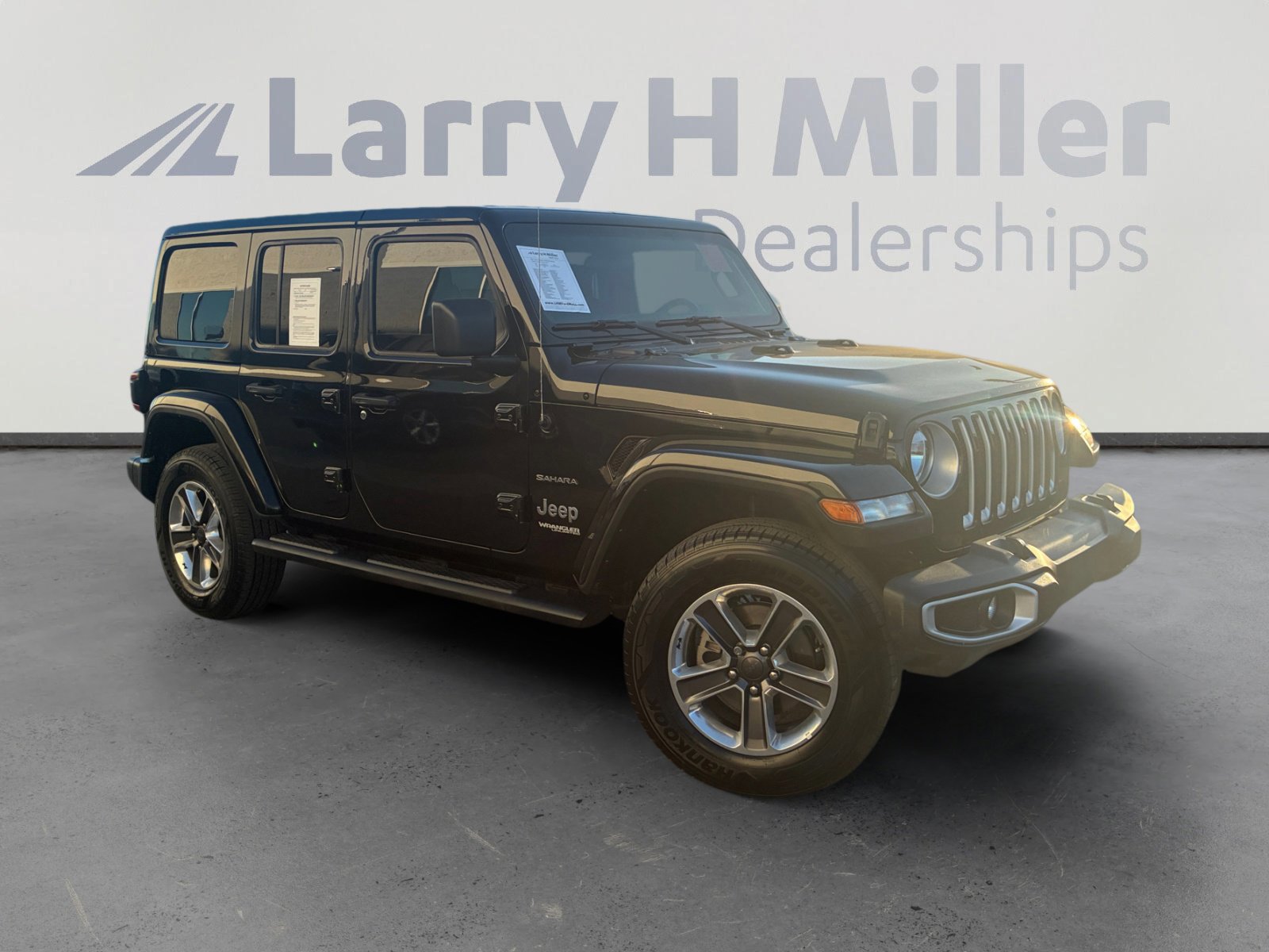 Used 2021 Jeep Wrangler Unlimited Sahara w/ Safety Group image 8